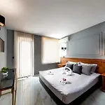 Hotel Petrov Family