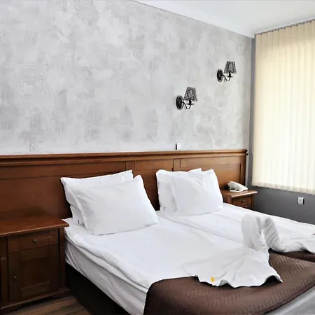 Petrov Family Отель 3*