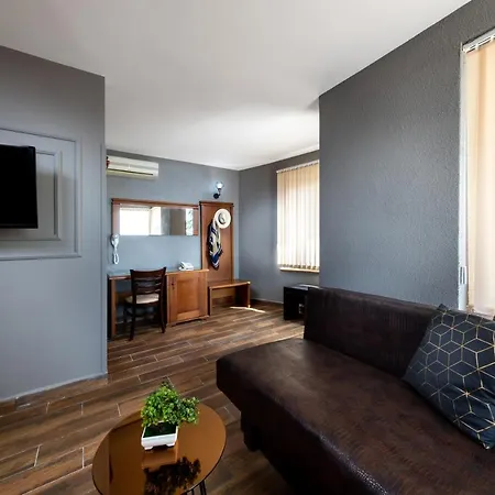 Petrov Family Hotel 3*