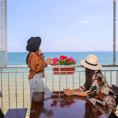 Petrov Family Отель 3*